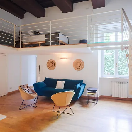 Elegant With Patio At Piazza Navona * Rom